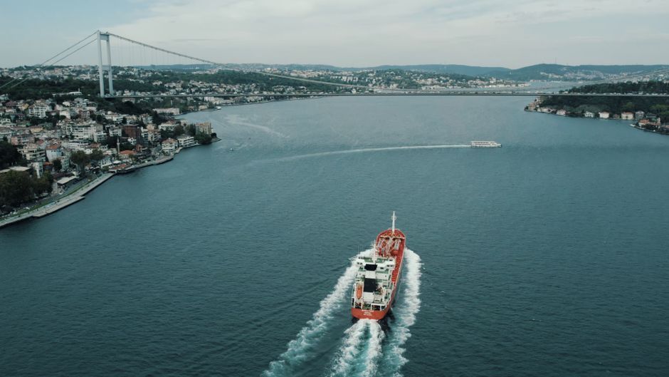 Middle East commercial oil tanker maritime shipping route