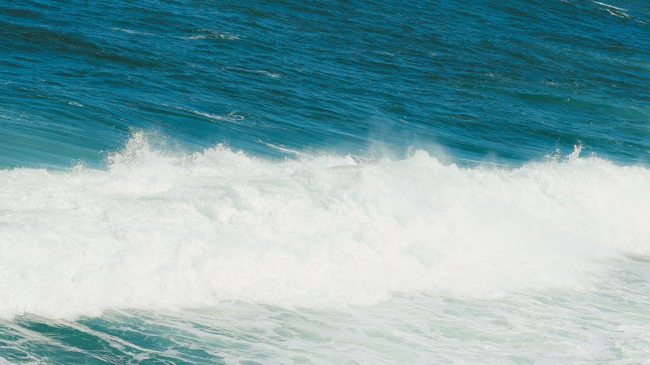 South Atlantic ocean waves horizon