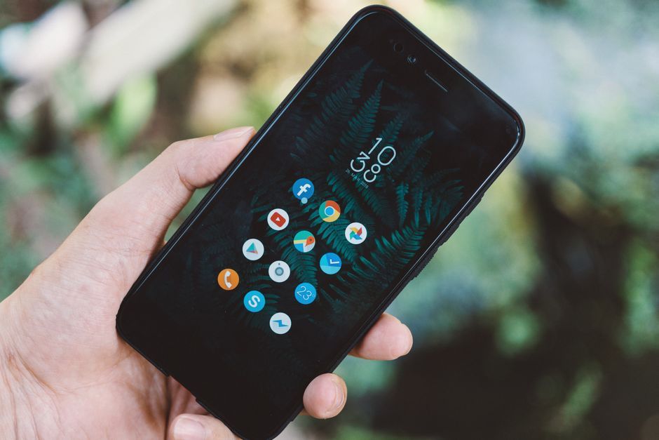 Thailand smartphone social media screen