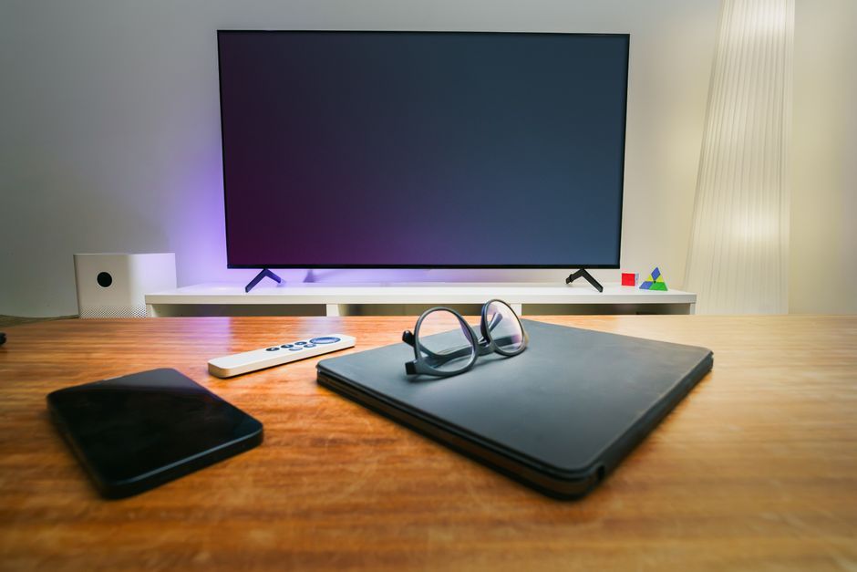 smart tv screen living room no logo