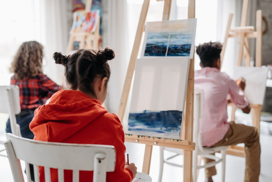 art workshop painting easel hobby classroom