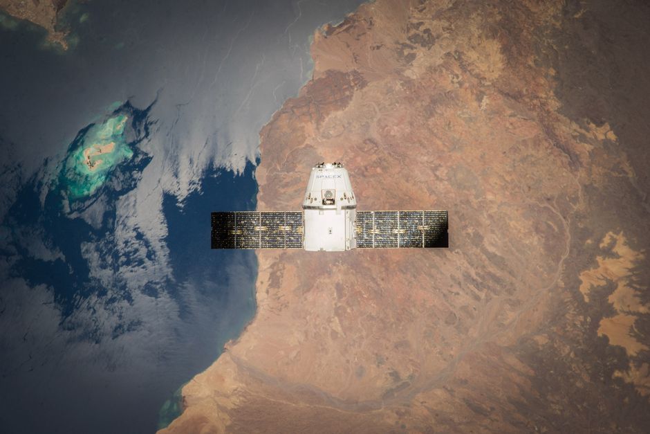 earth orbit satellite technology