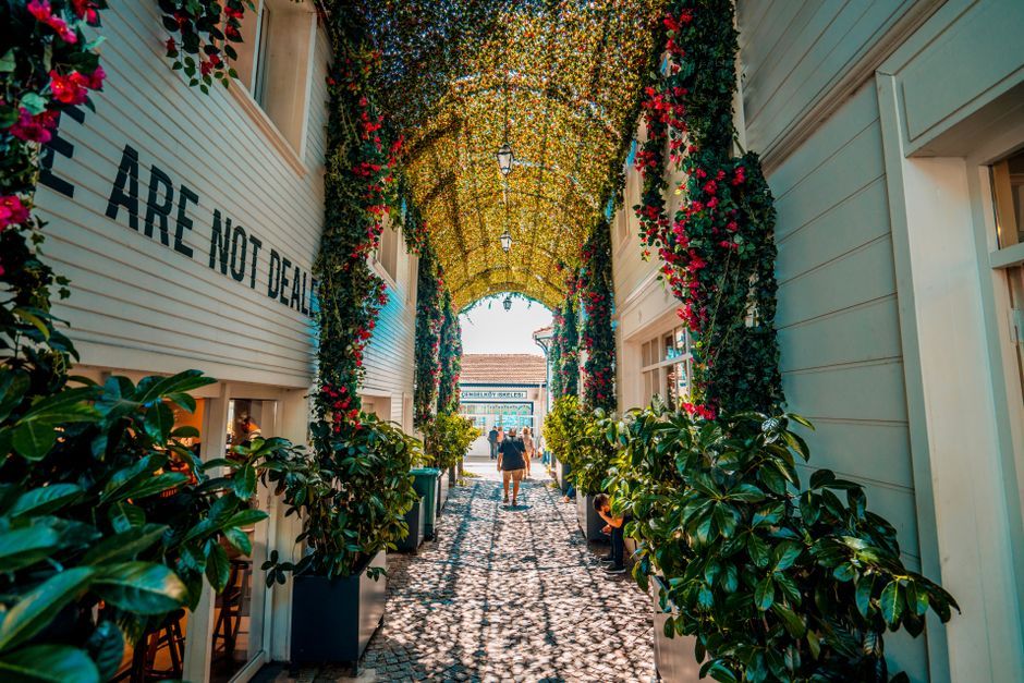 Bicester Village designer outlet shopping centre UK