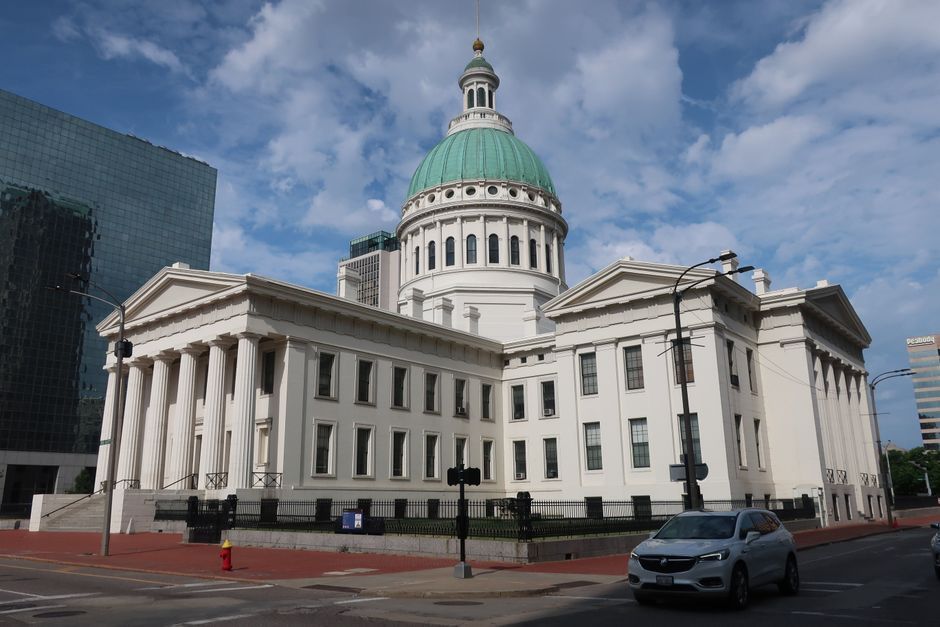 Tennessee courthouse building exterior USA