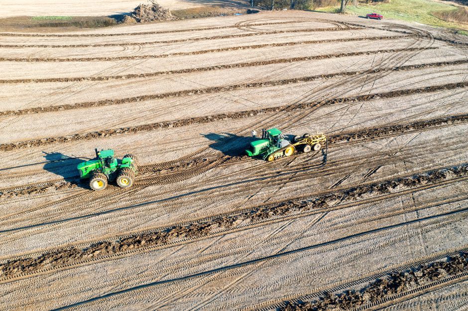 agricultural tractor farm field machinery USA