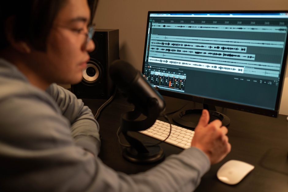 notebook computer audio waveform recording