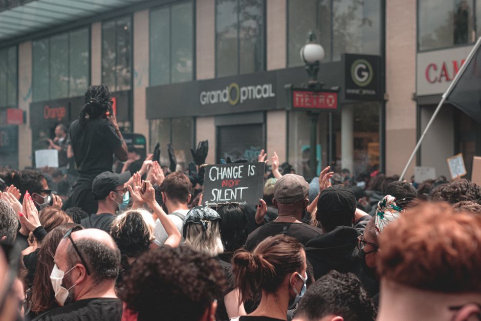 France street protest damage