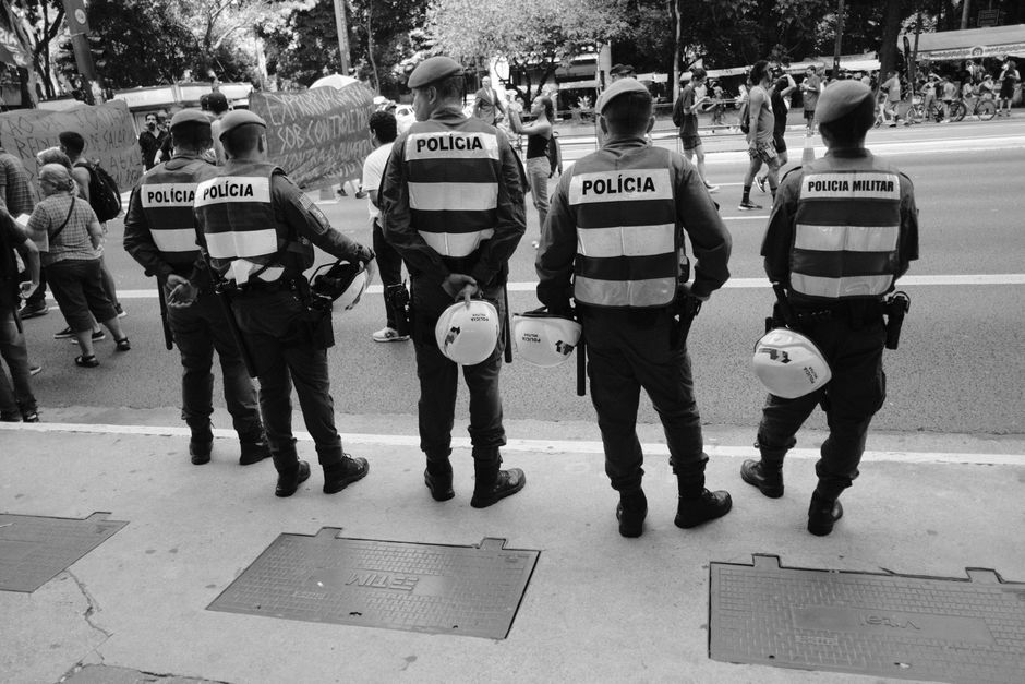 Paris police barricade protest France