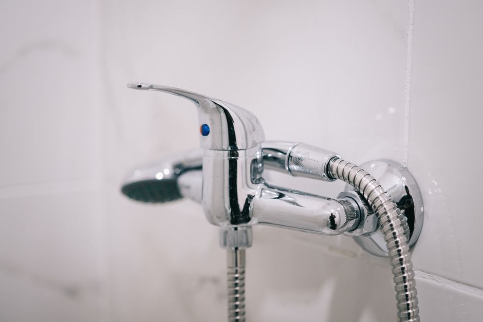 hotel bathroom aerated showerhead fixture