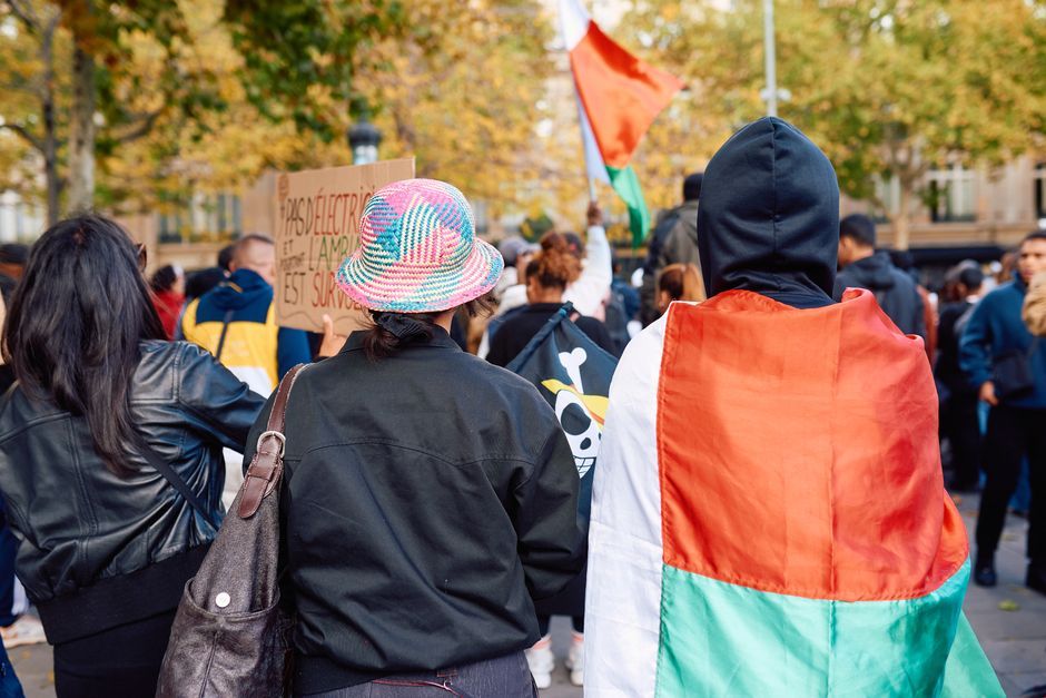 France street demonstration chaos