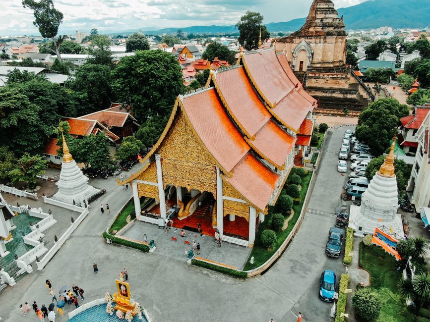 Chiang Mai Thailand temple golden pagoda architecture