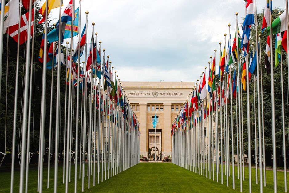 European diplomatic meeting room flags