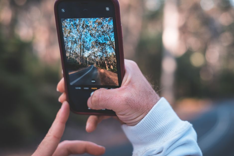 smartphone app outdoor nature hiking trail