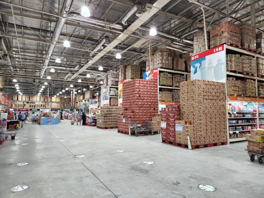 retail store warehouse logistics packaging operations