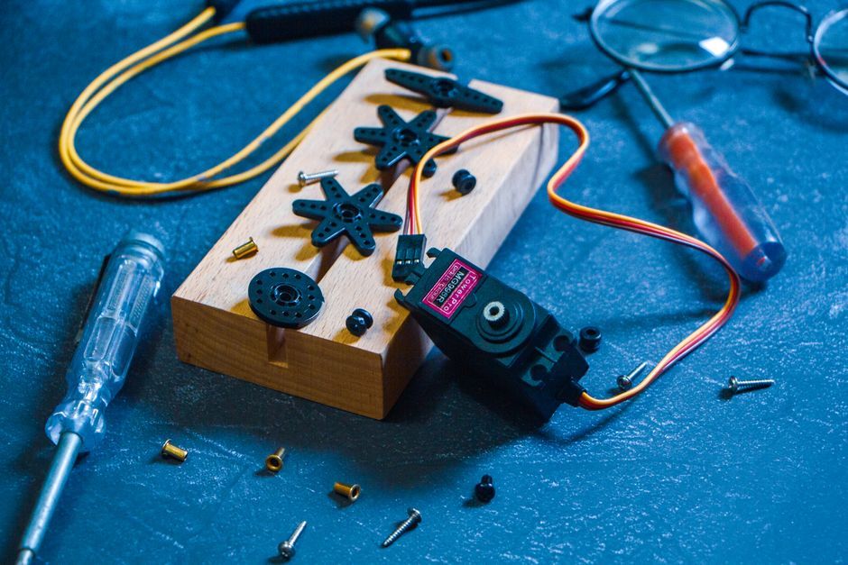 robotic arm mechanical device workshop