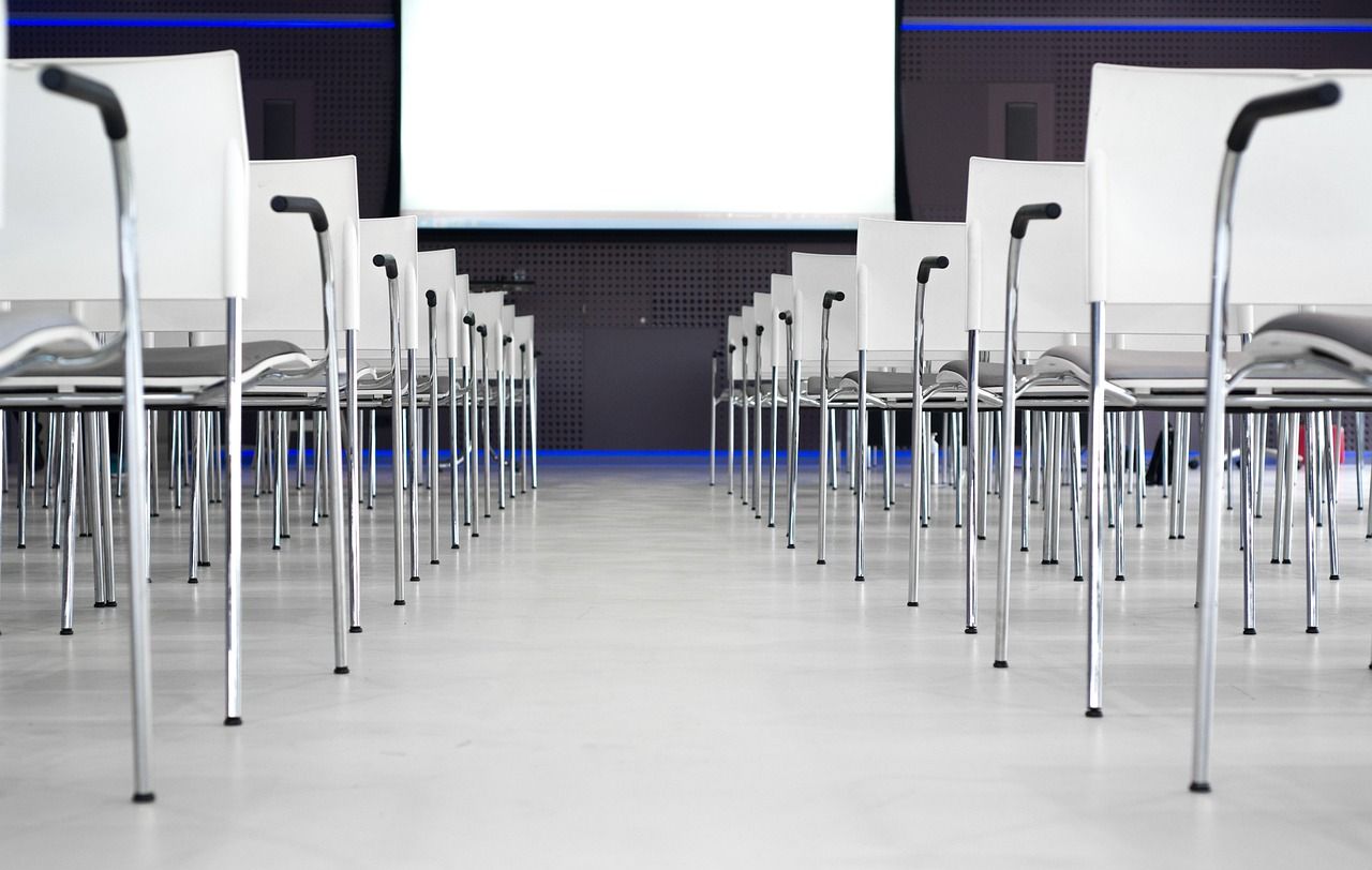 corporate seminar meeting room presentation