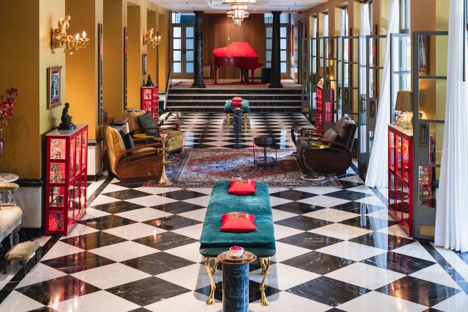 India luxury hotel lobby lounge interior design