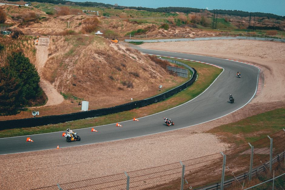 motorsport racing event circuit outdoor daylight