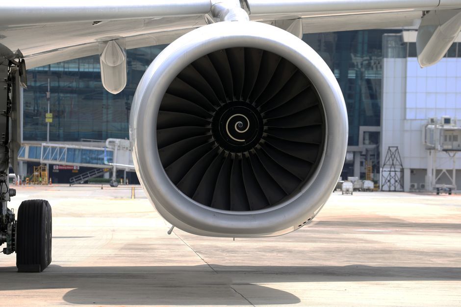 airplane engine maintenance