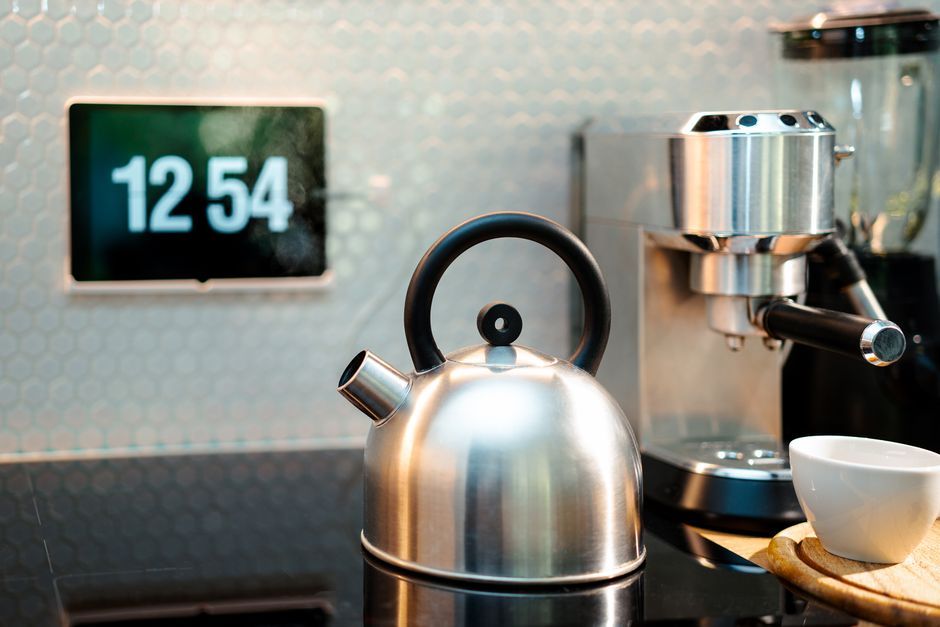 Amazon Echo Show 21 kitchen display stand