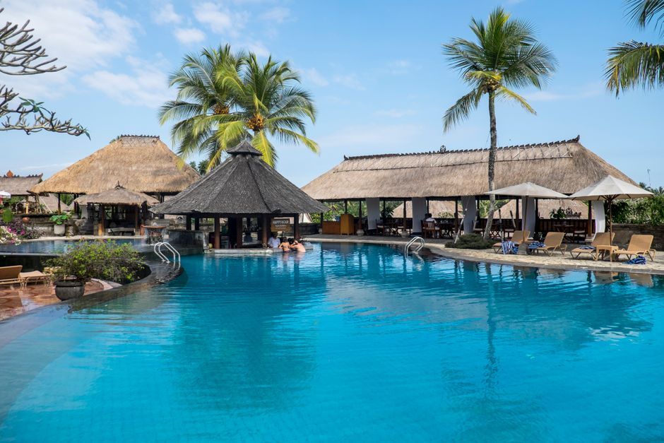 luxury hotel resort pool