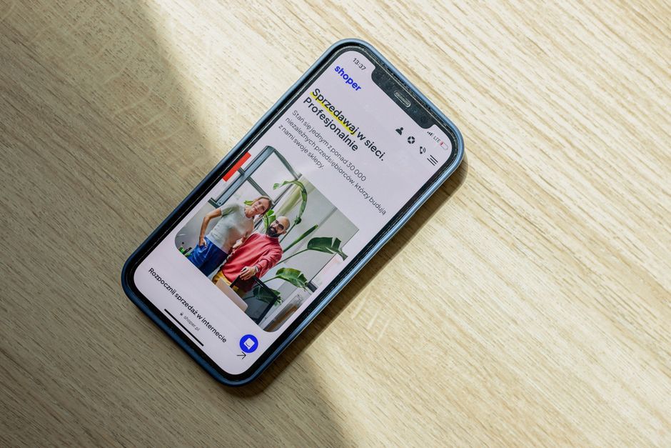 smartphone sale tech deal display