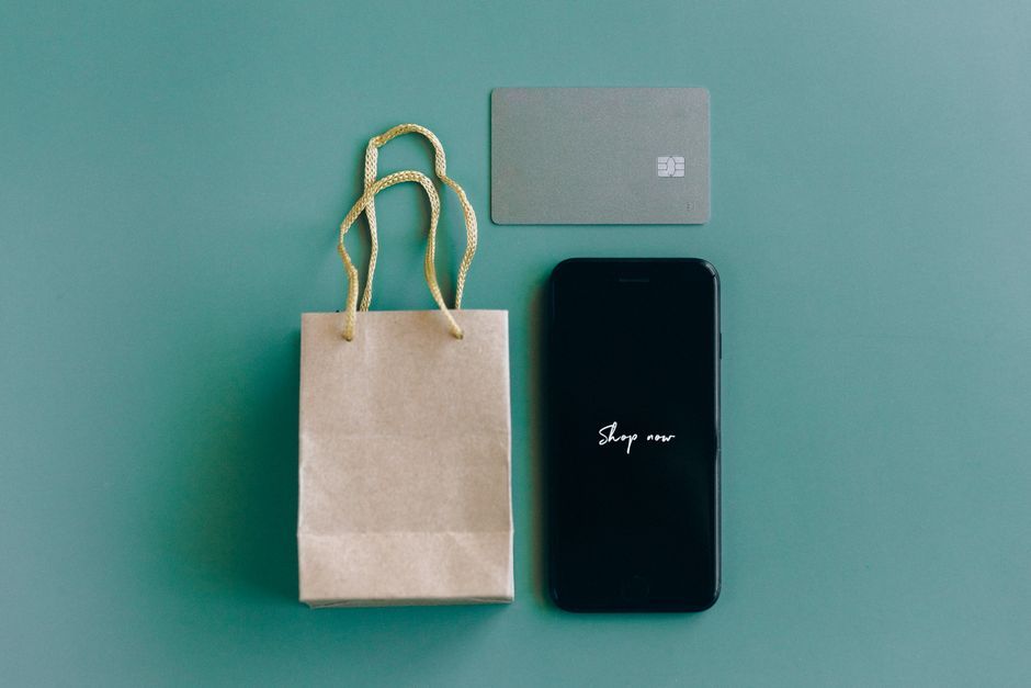 smartphone online shopping tech device