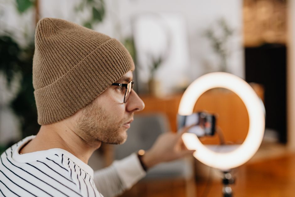 content creator smartphone ring light recording video