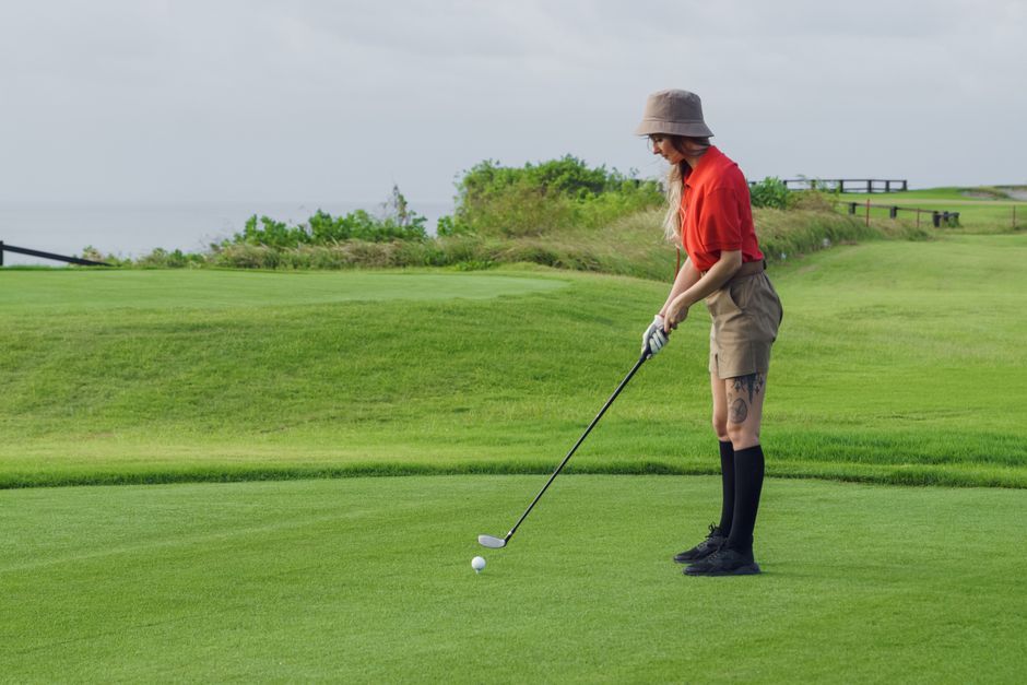 professional female golfer swing