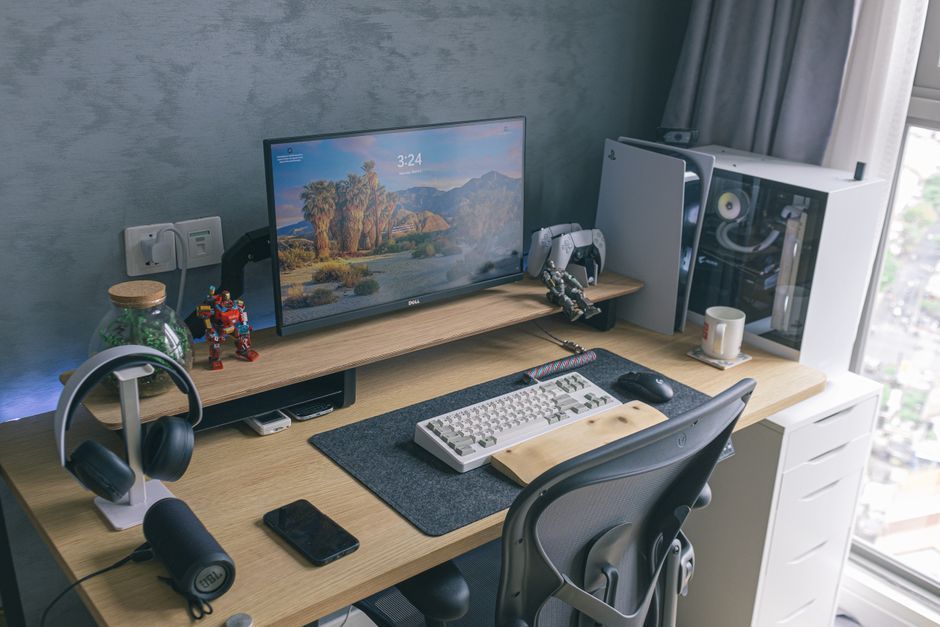 Sony INZONE gaming monitor desk setup