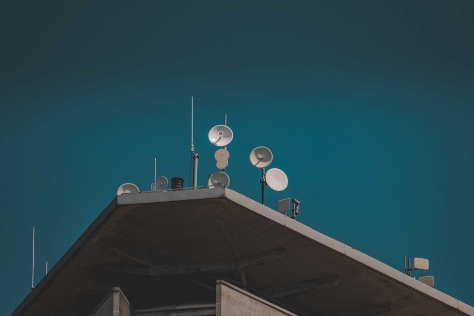 spacex starlink mobile satellite dish rooftop