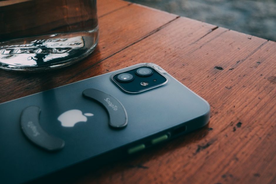 smartphone magnetic attachment tech gadget close up