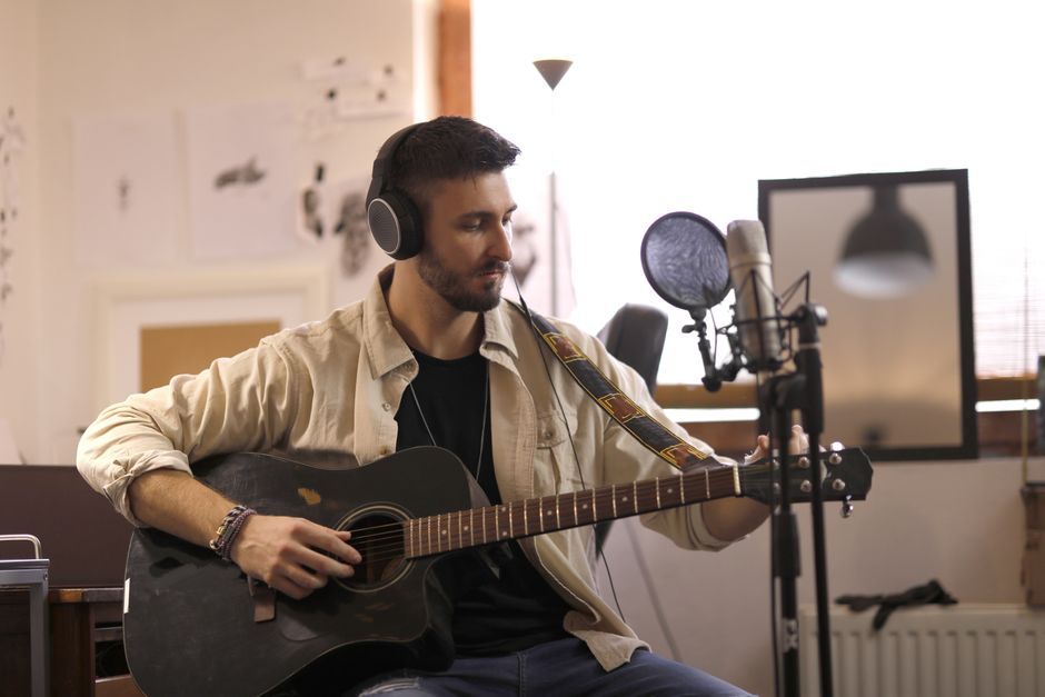 acoustic guitar studio equipment music production