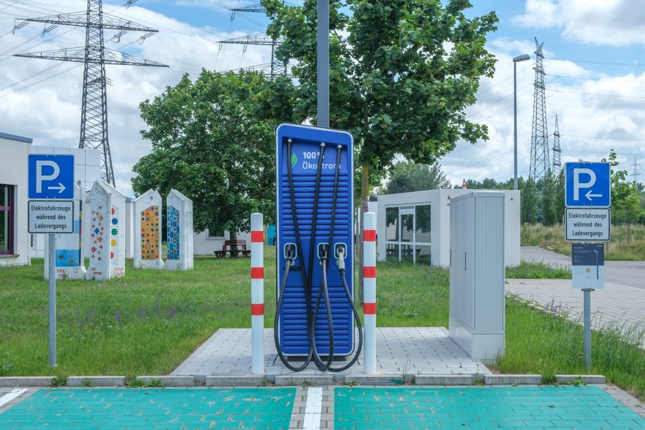 electric autonomous vehicle fleet charging station Europe