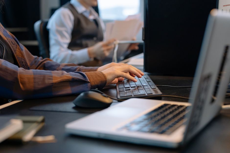 Wikipedia office workspace technology workers