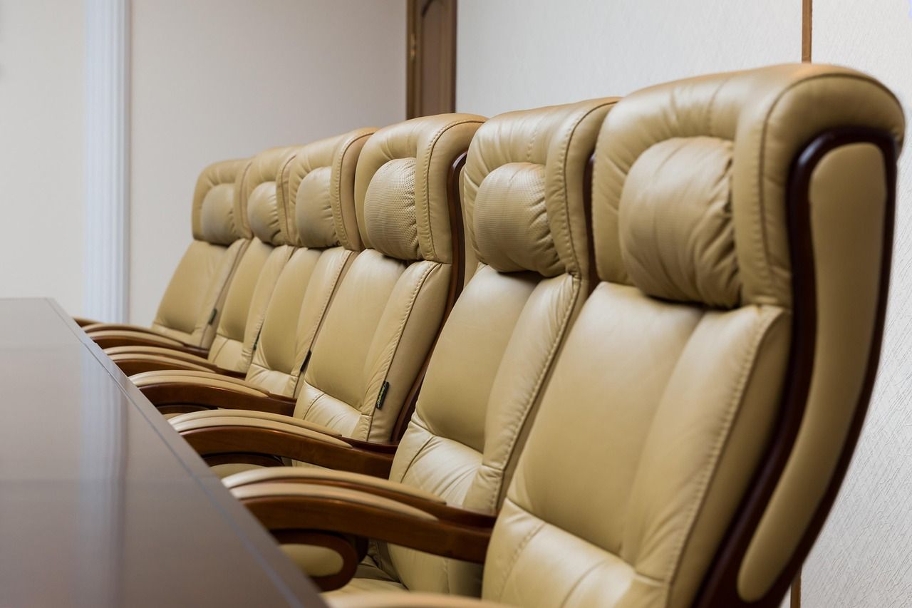 corporate seminar meeting room presentation