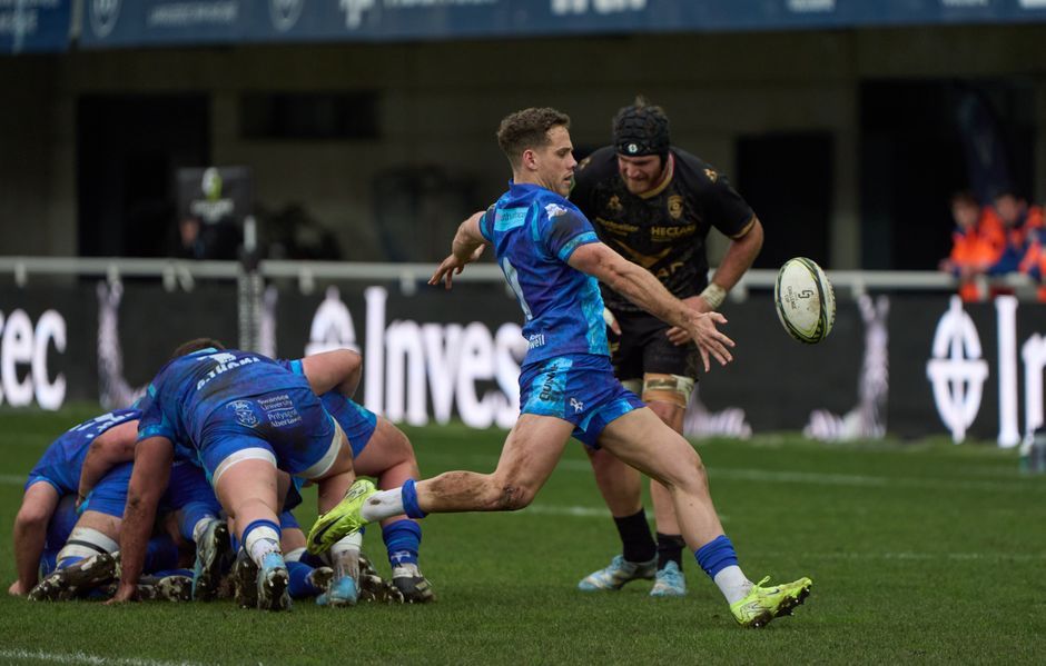 rugby player running with ball motion action