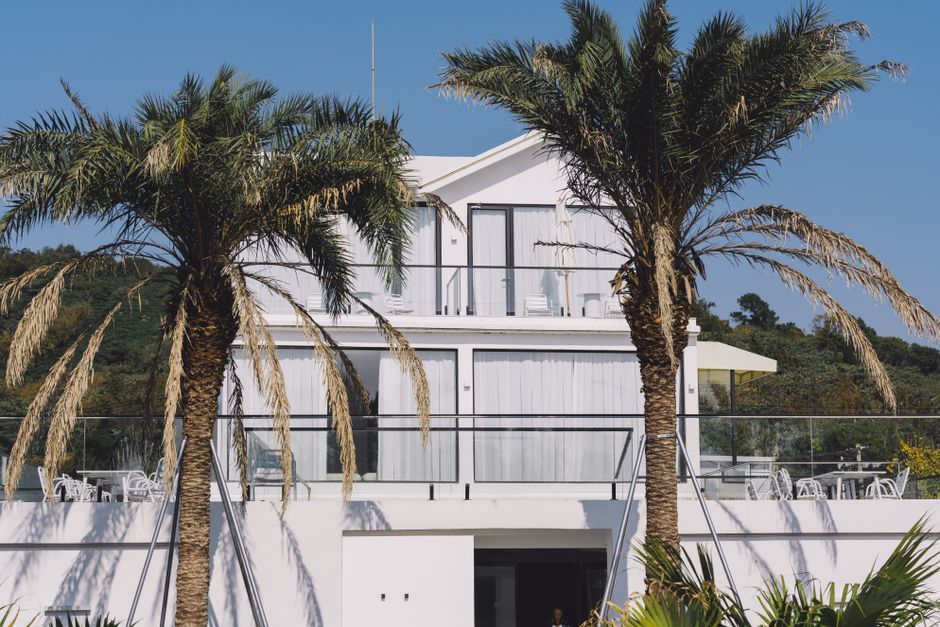 modern resort villa exterior architecture daytime