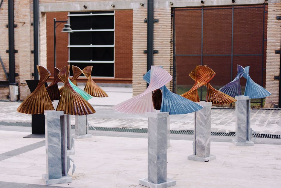 Japanese modern art exhibition sculpture column